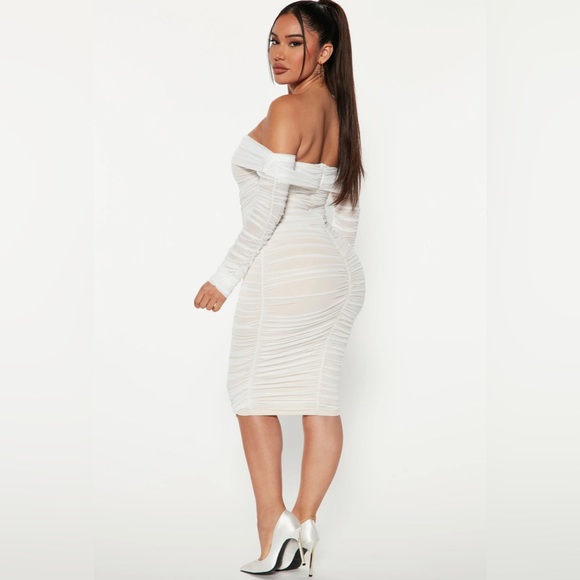 Fashion Nova ready in a ruched shoulder midi dress white - Picture 2 of 6